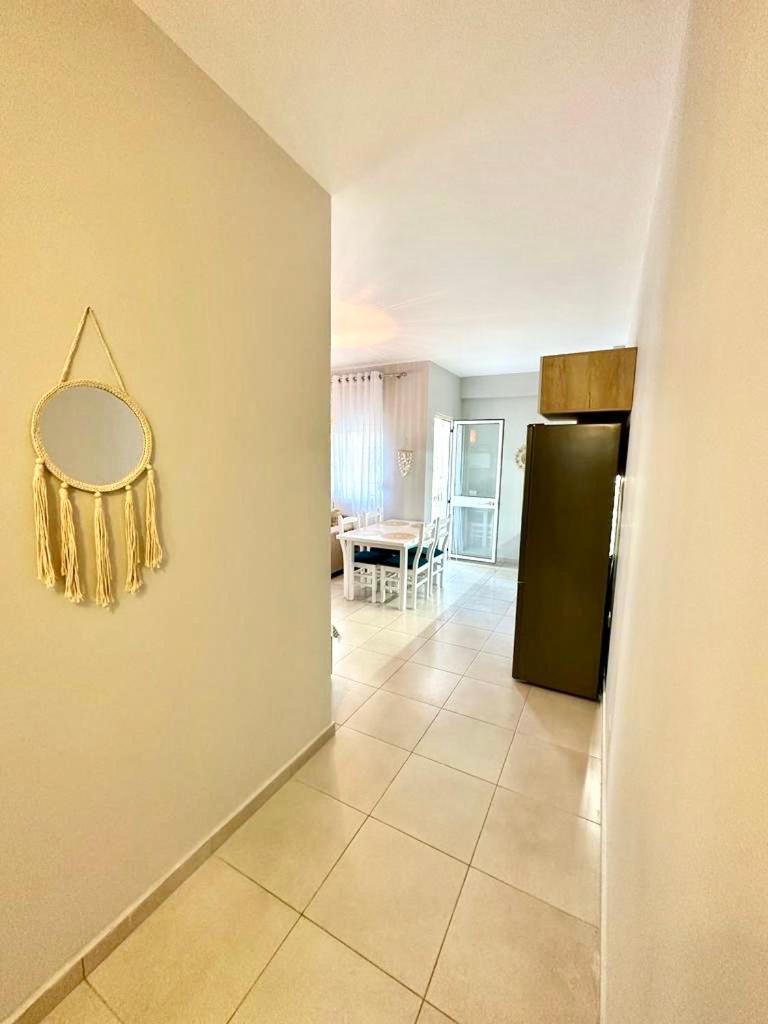 Apartament Apartment, Qerret