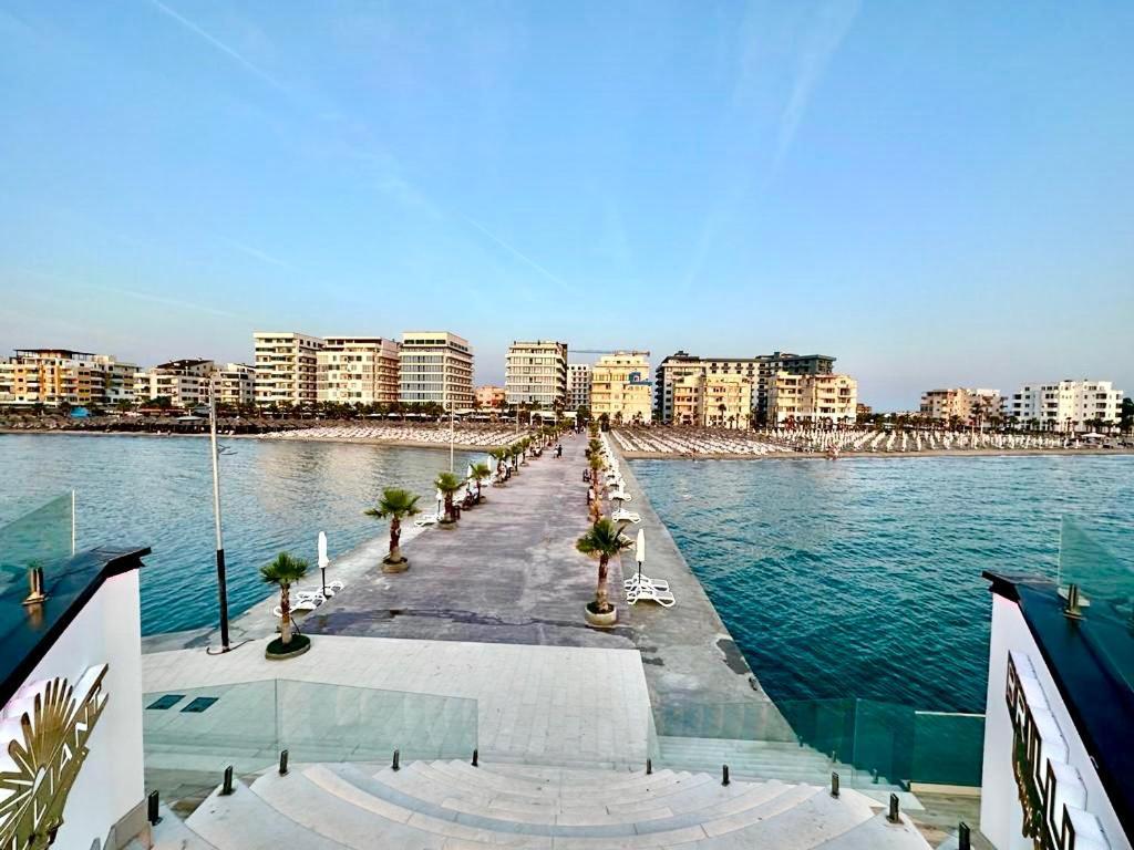 Apartment, Qerret *