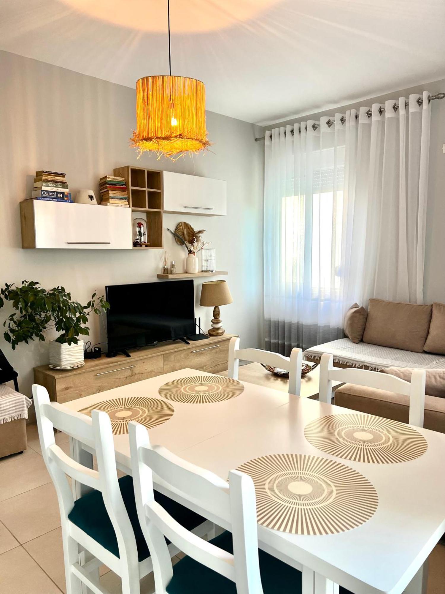 Apartment, Qerret Apartamento Golem (Tirana)
